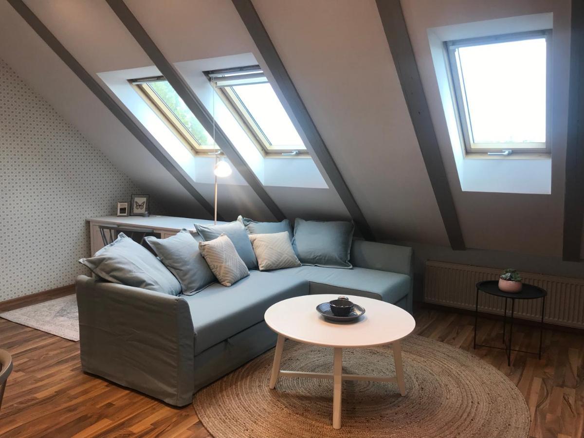Attic Apartment On Waterfront / View / Netflix Prague Exterior photo